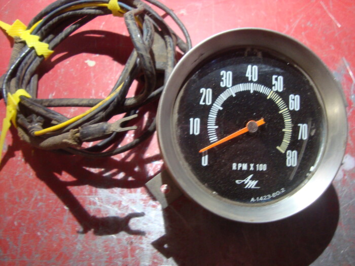 AMC AMX 1968 tachometer.