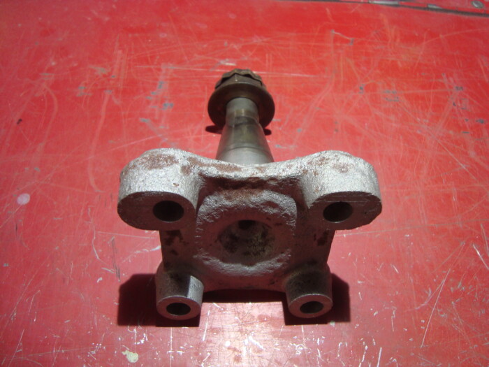 AMC front spindle. - Image 3