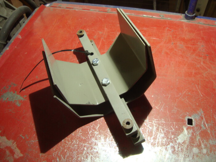 AMC trunnion suspension spring retaining tool. - Image 3