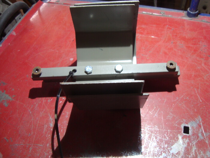 AMC trunnion suspension spring retaining tool. - Image 4